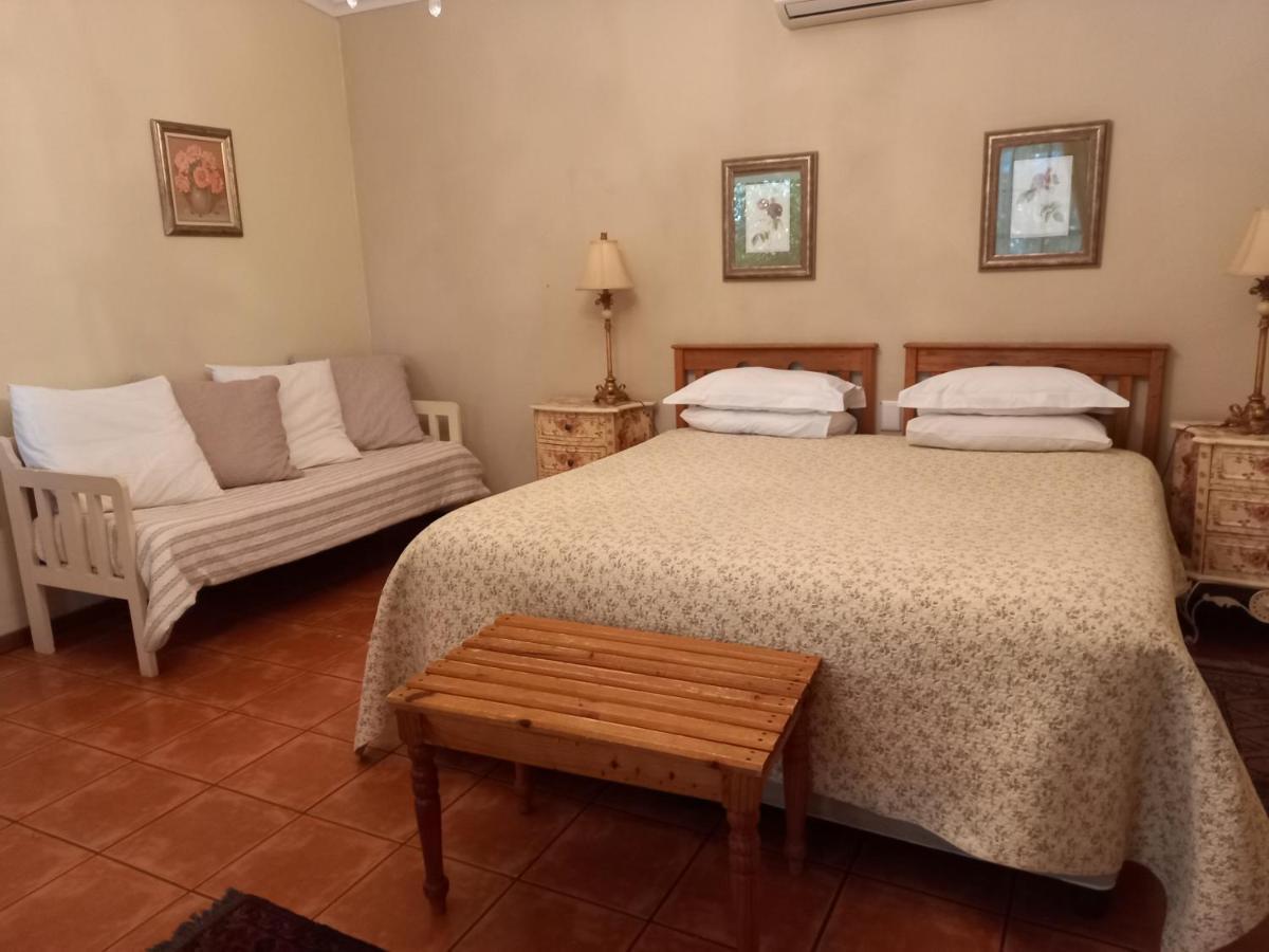Avondrust Guest House Graaff Reinet Exterior photo